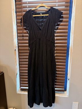 Old Navy Black Maxi V-Neck Dress
